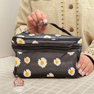 خرید کیف ارایش بابونه