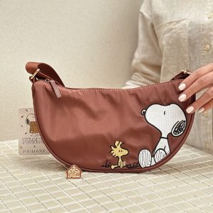 خرید بادی بگ قهوه ای طرح اسنوپی گلدوزی برند PEANUTS X PRIMARK