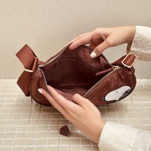 خرید بادی بگ قهوه ای طرح اسنوپی گلدوزی برند PEANUTS X PRIMARK