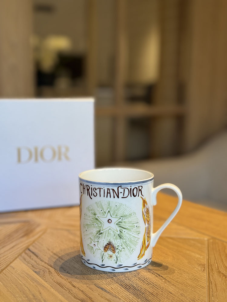 خرید ماگ های کوالیتی طرح اصلی برند DIOR