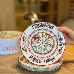 خرید ست 4 عددی بشقاب های طرحدار های کوالیتی برند DIOR