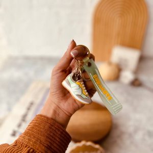 خرید جاسوییچی کتونی