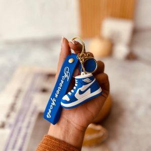 خرید جاسوییچی کتونی