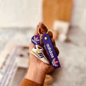 خرید جاسوییچی کتونی
