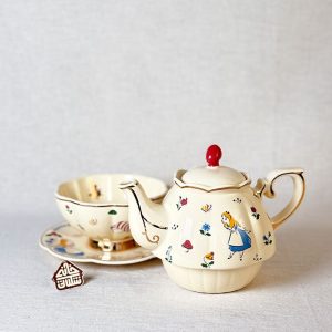 خرید ست قوری فنجون آلیس در سرزمین عجایب