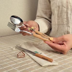 خرید ست قاشق چنگال و چاپستیک دسته بامبو استارباکس