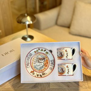 خرید ست دوتایی فنجون و زیرفنجونی برند DIOR های کوالیتی