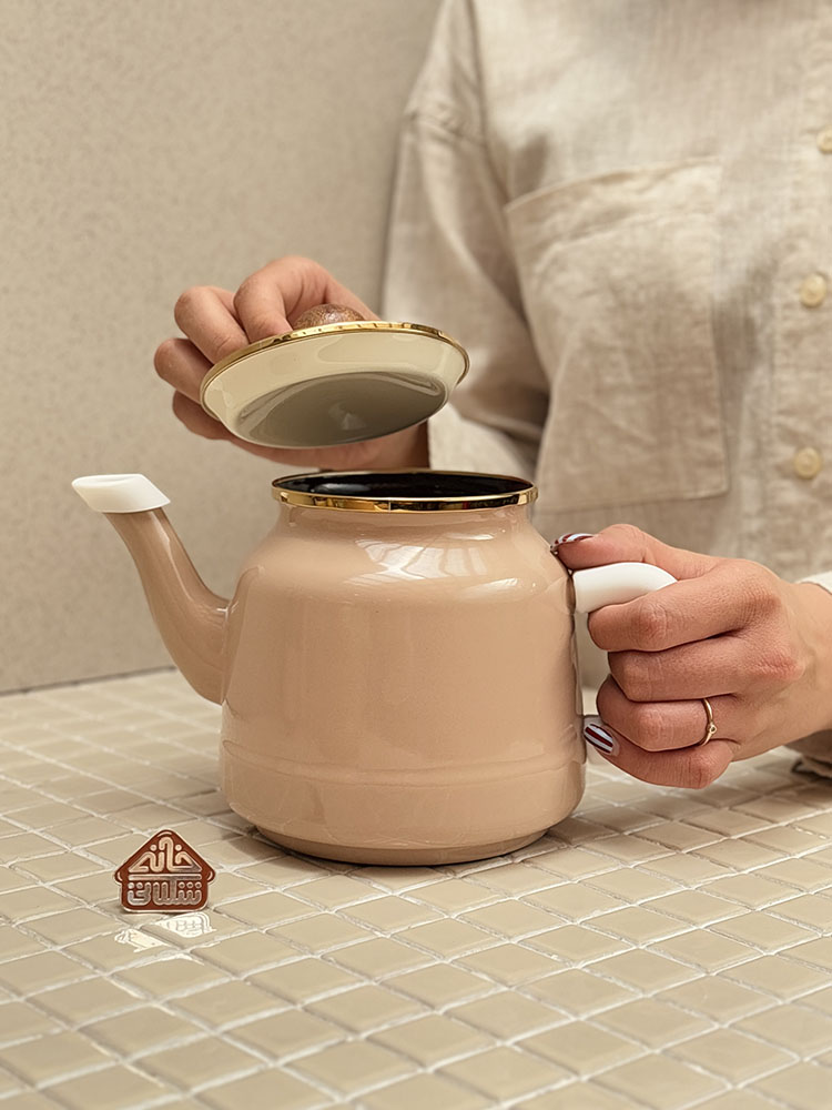 خرید قوری و کتری درب دار لعابی طرح مادام کوکو