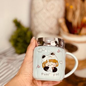 ماگ دختر درب اینه ای